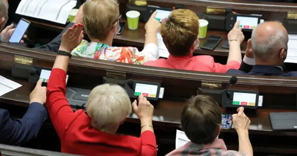 Reasumpcja głosowania w Sejmie - Kiedy jest legalna i jak działa?