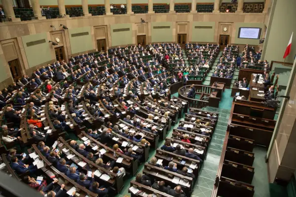 Inicjatywa ustawodawcza – Kto i jak tworzy prawo w Polsce?